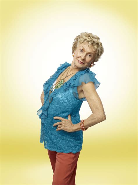 actress in raising hope|raising hope actress cloris.